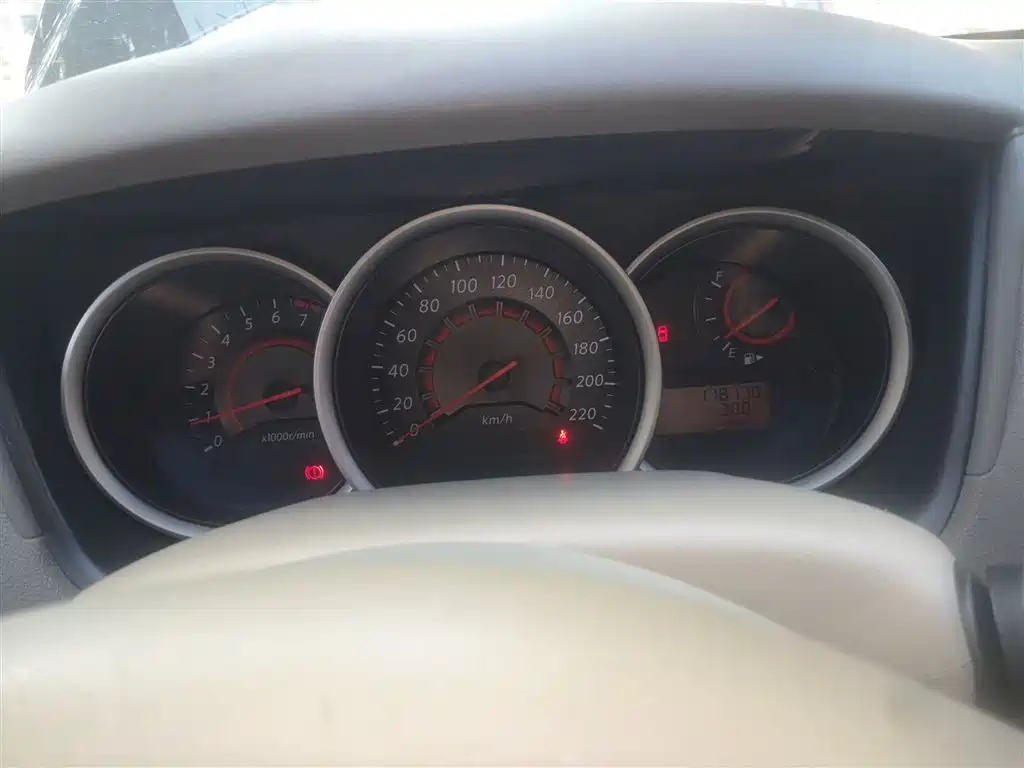 NISSAN SYLPHY 2012