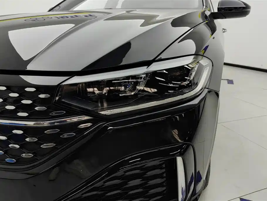 VOLKSWAGEN LAVIDA 2023