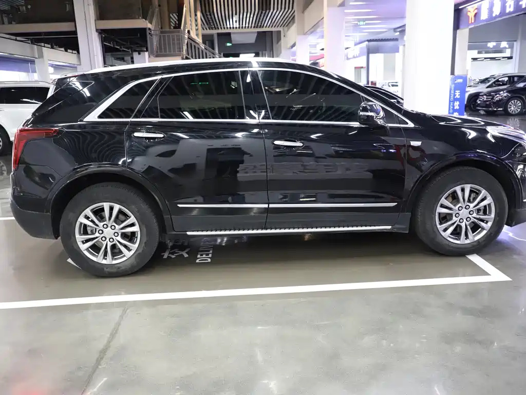 CADILLAC XT5 2021