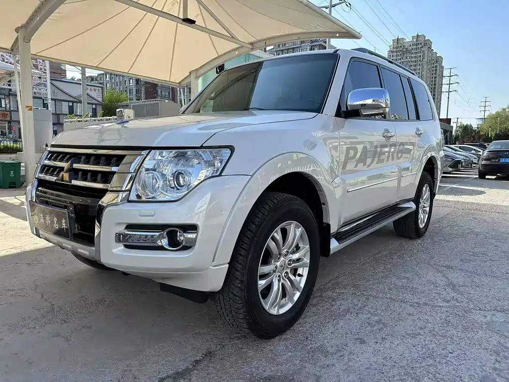 MITSUBISHI PAJERO IMPORT 2020
