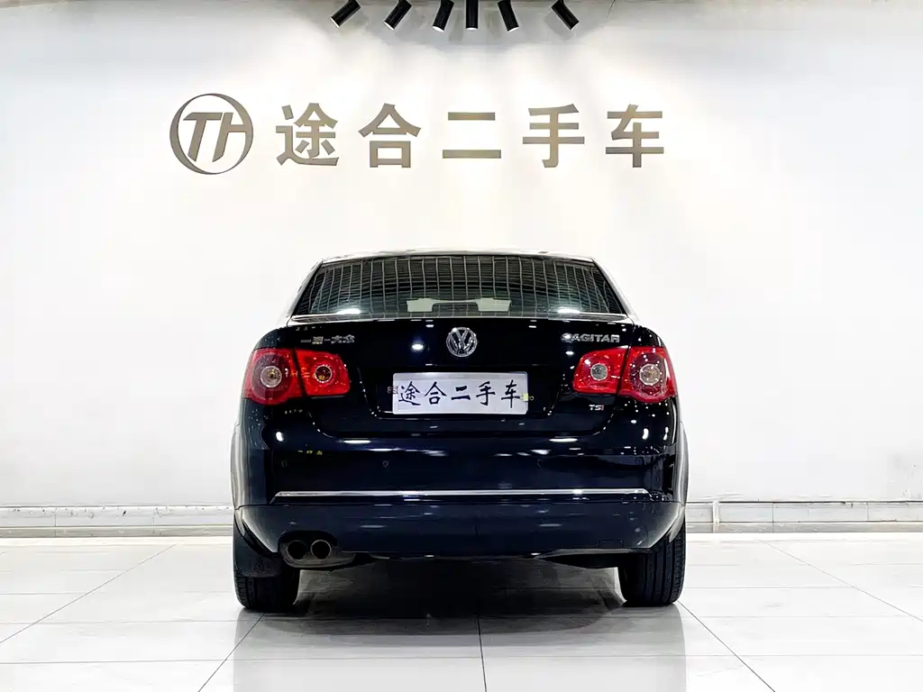 VOLKSWAGEN SAGITAR 2011
