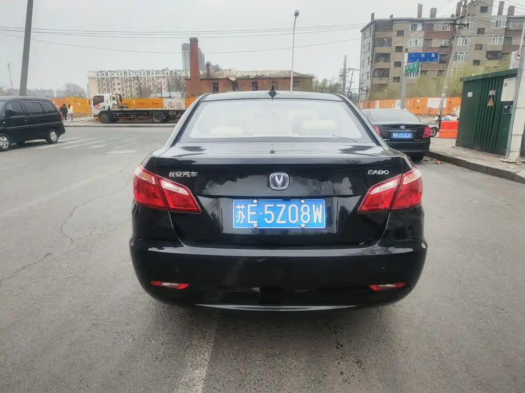 CHANGAN EADO 2015