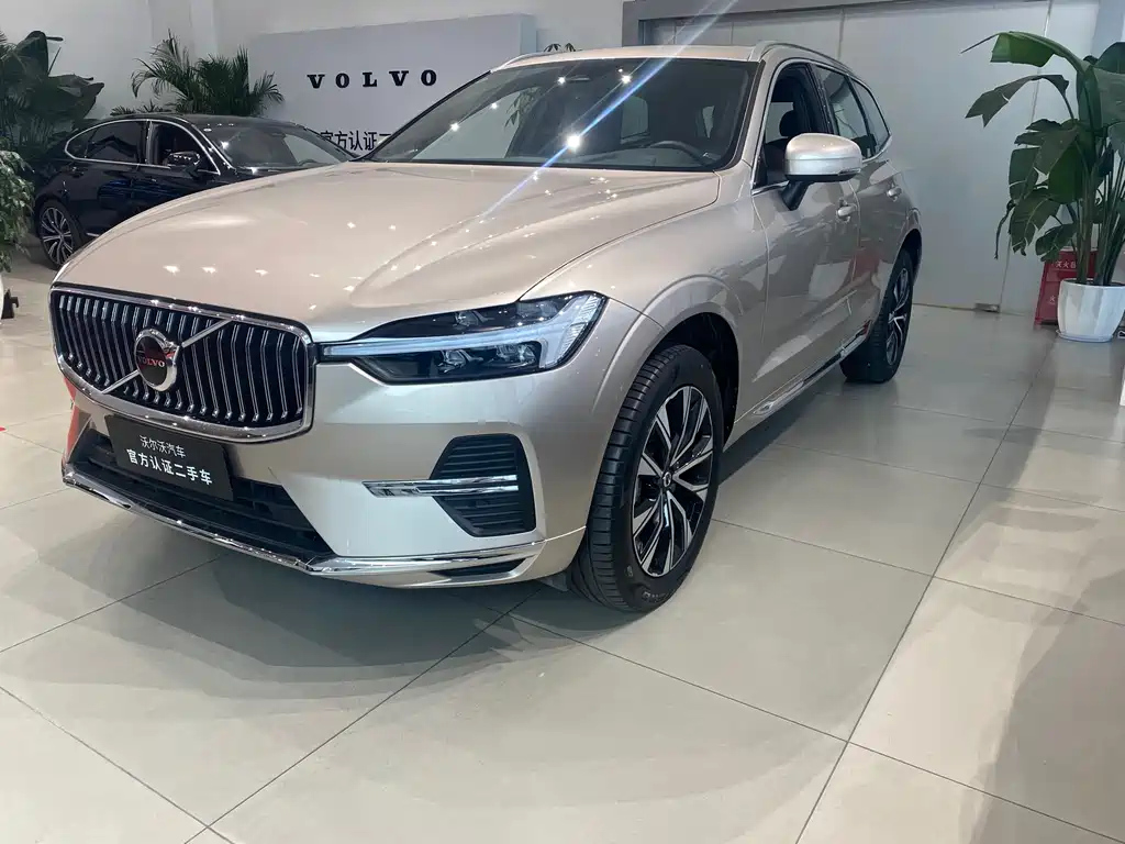 VOLVO XC60 2024