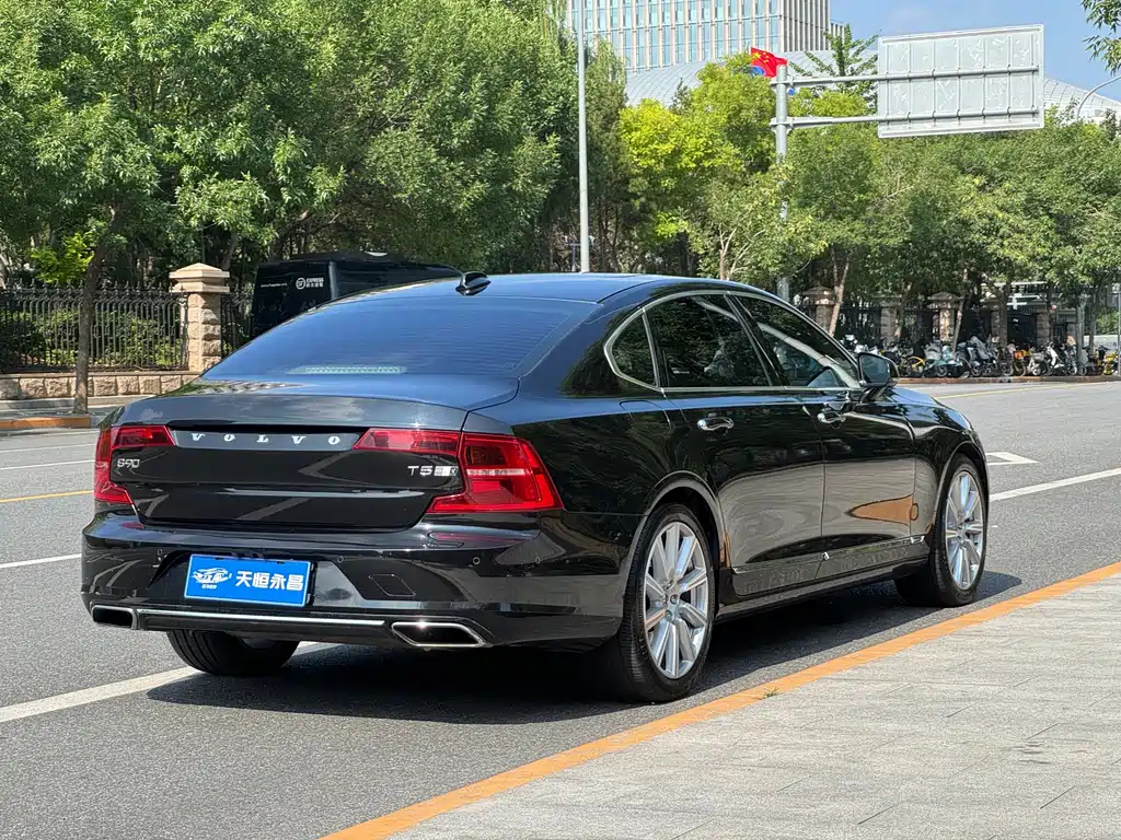 VOLVO S90 2018