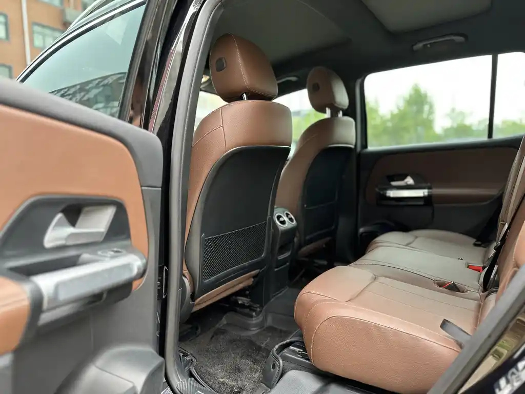MERCEDES BENZ GLB 2024