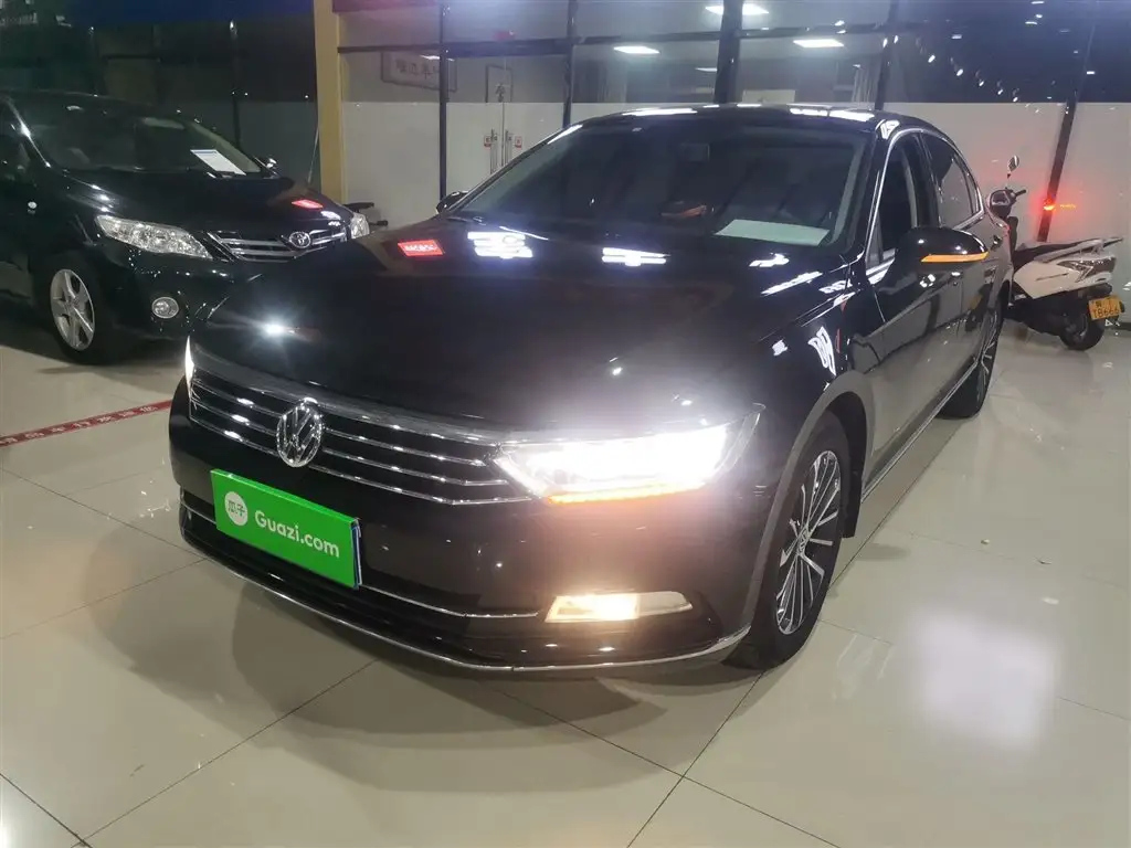 VOLKSWAGEN MAGOTAN 2019