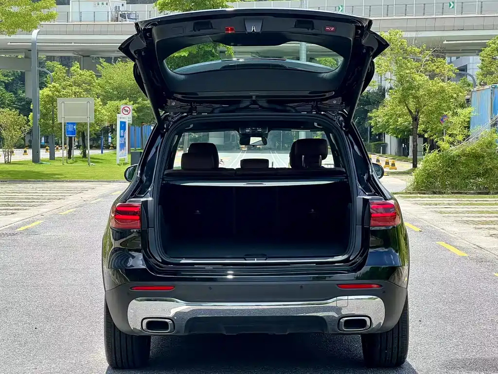 MERCEDES BENZ GLB 2024