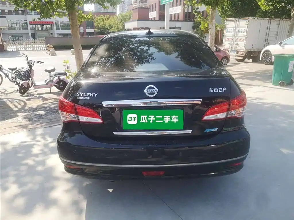 NISSAN SYLPHY 2012