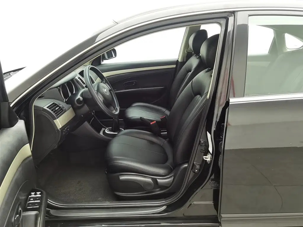 NISSAN SYLPHY 2019