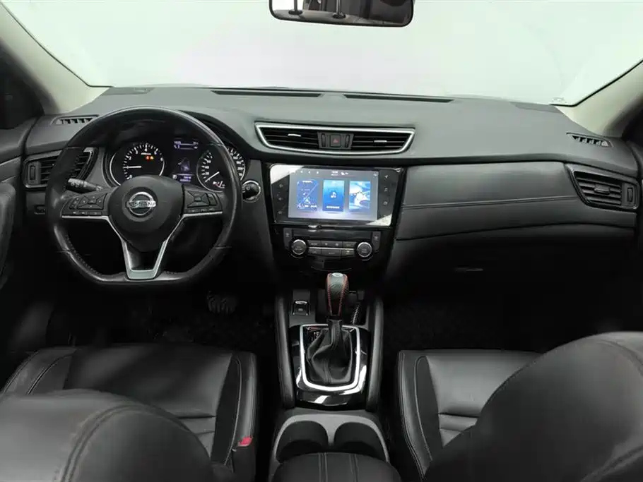 NISSAN QASHQAI 2019