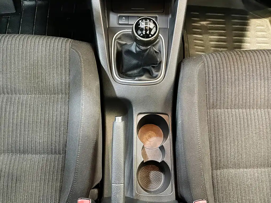 VOLKSWAGEN SAGITAR 2011