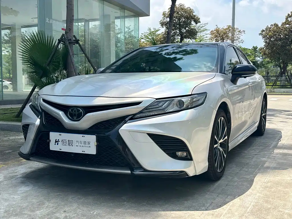 TOYOTA CAMRY 2019