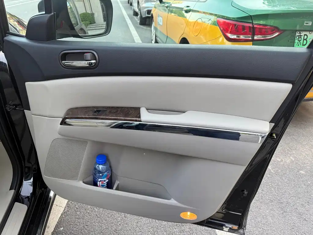MAZDA 8 2013