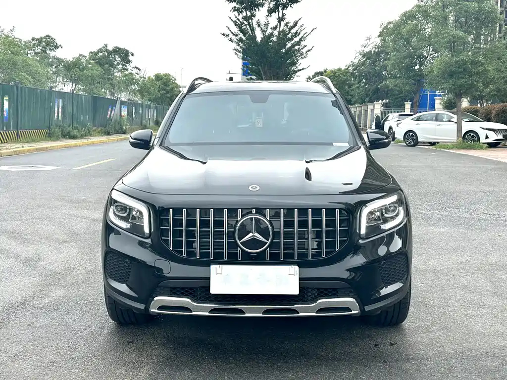 MERCEDES BENZ GLB 2023