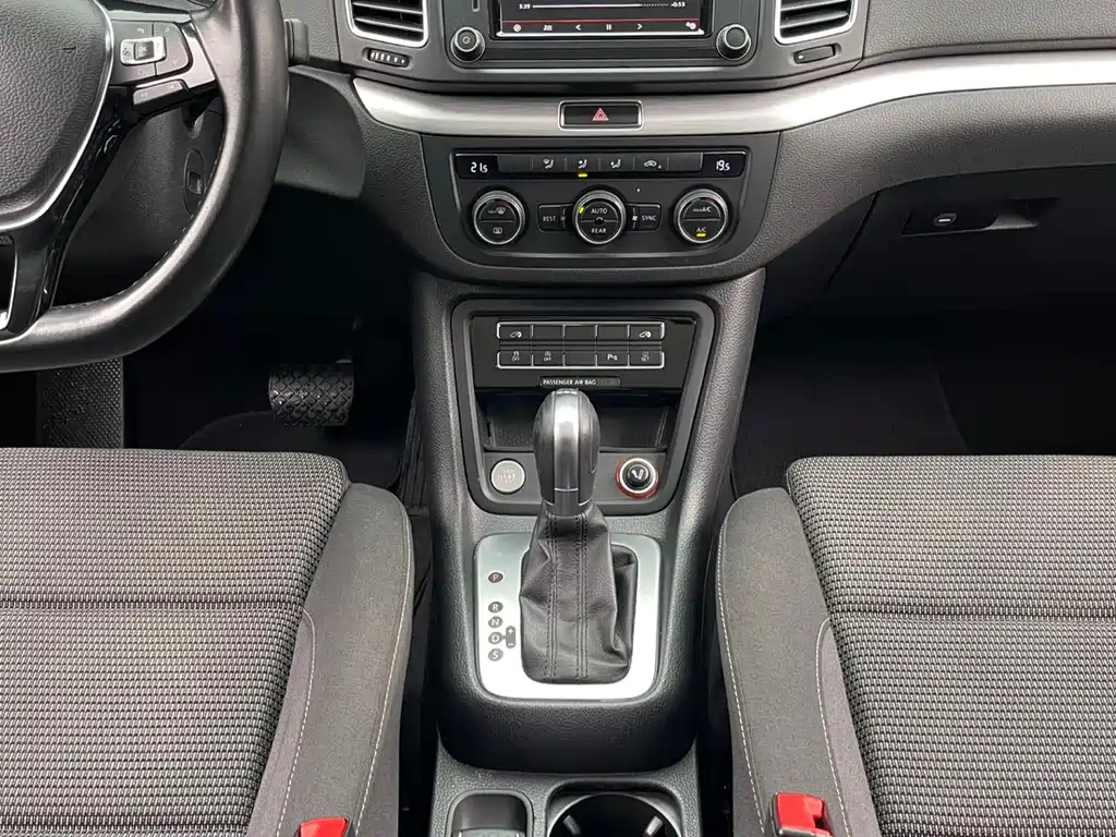VOLKSWAGEN SHARAN 2016