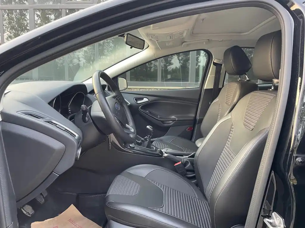 FORD FOCUS 2017