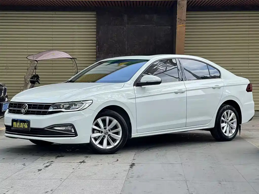 VOLKSWAGEN BORA 2021