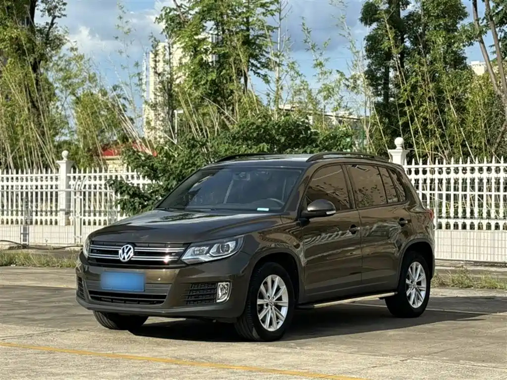 VOLKSWAGEN TIGUAN