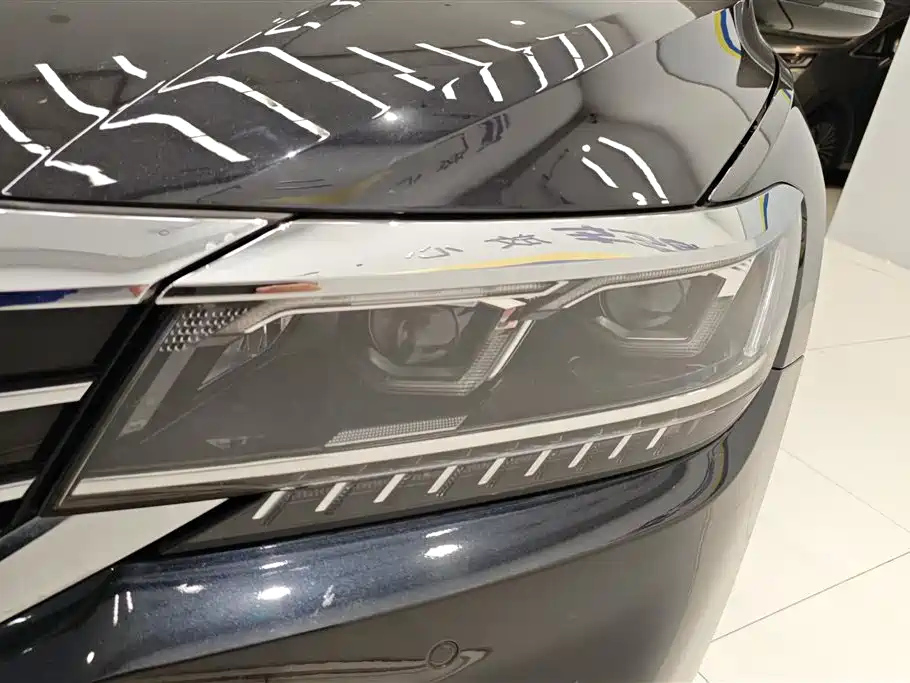 VOLKSWAGEN PASSAT 2020