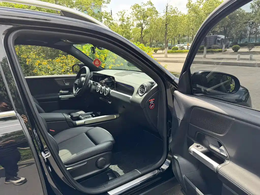 MERCEDES BENZ GLB 2021
