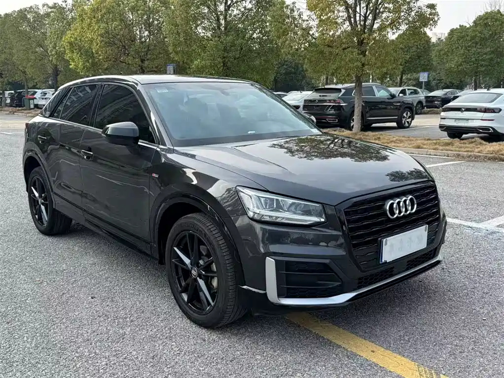AUDI Q2L 2018