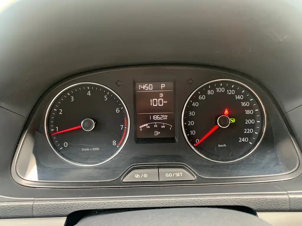 VOLKSWAGEN LAVIDA 2013