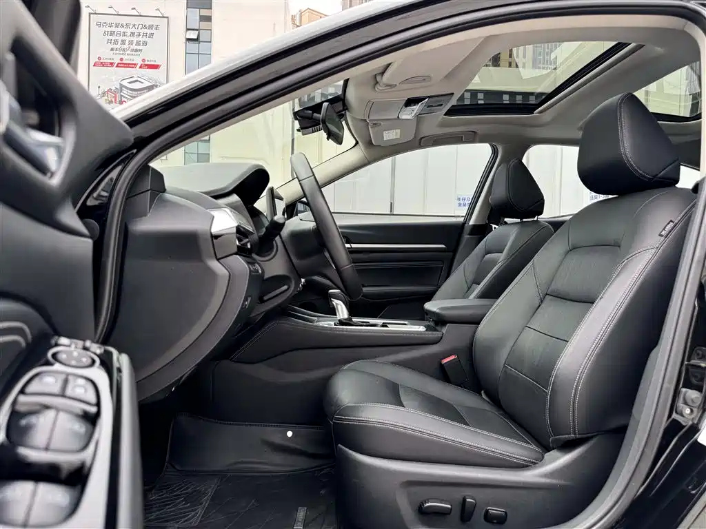 NISSAN TEANA 2022