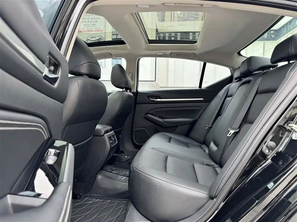 NISSAN TEANA 2022