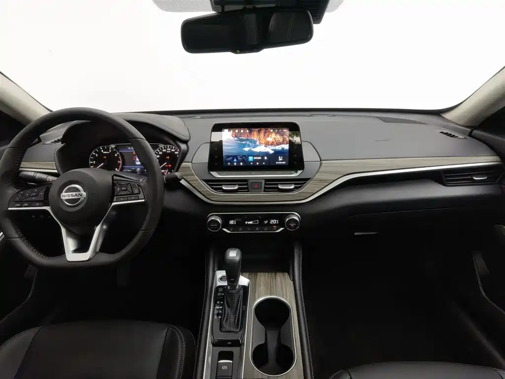 NISSAN TEANA 2021