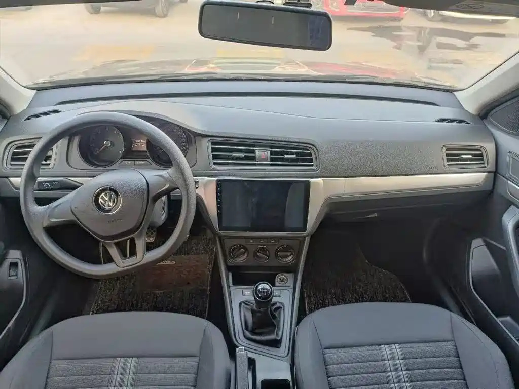 VOLKSWAGEN LAVIDA 2019