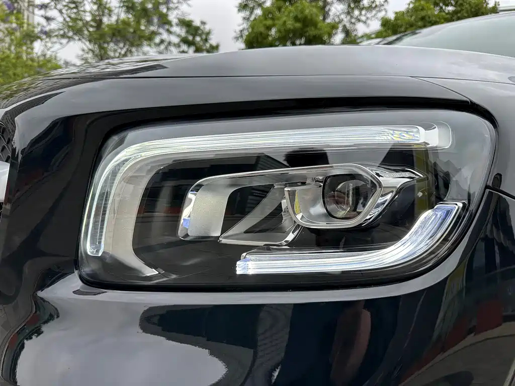 MERCEDES BENZ GLB 2021