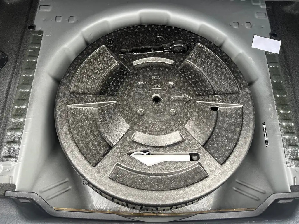 FORD TAURUS 2019