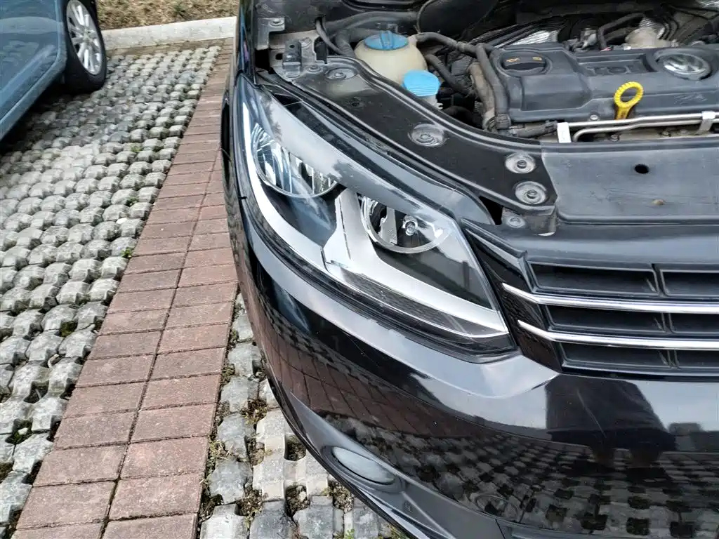 VOLKSWAGEN TOURAN 2013
