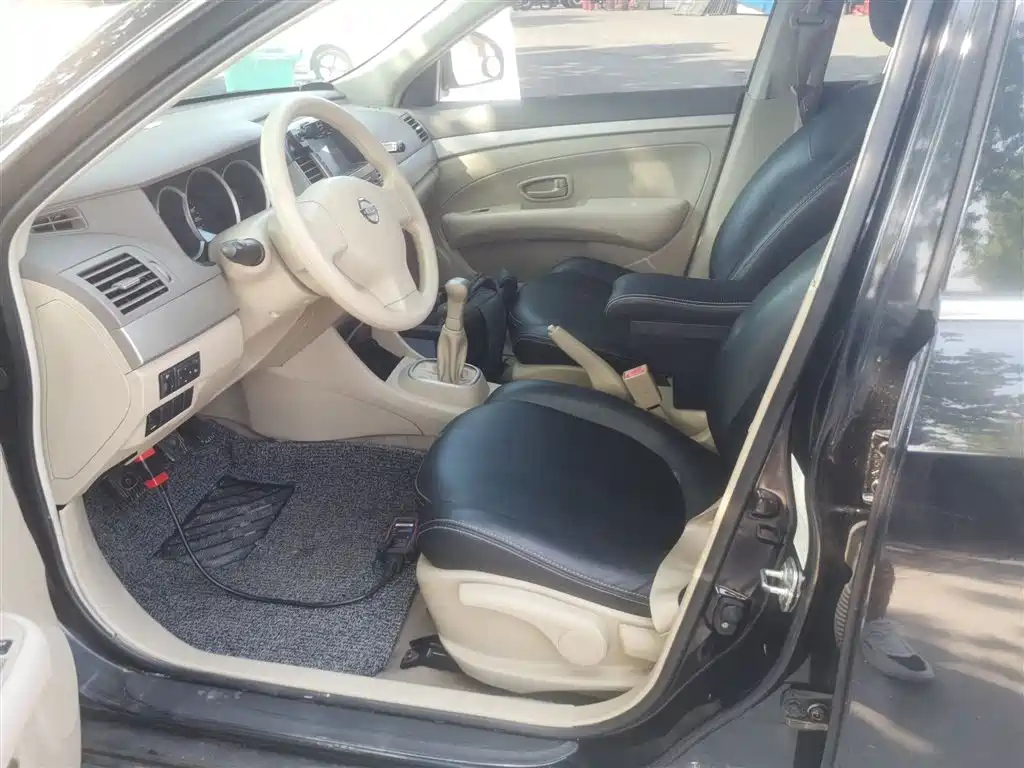 NISSAN SYLPHY 2012