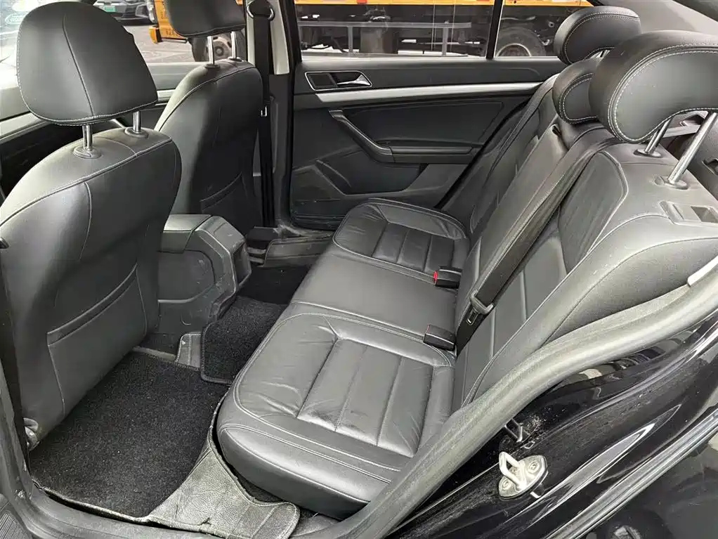 VOLKSWAGEN LAVIDA 2016