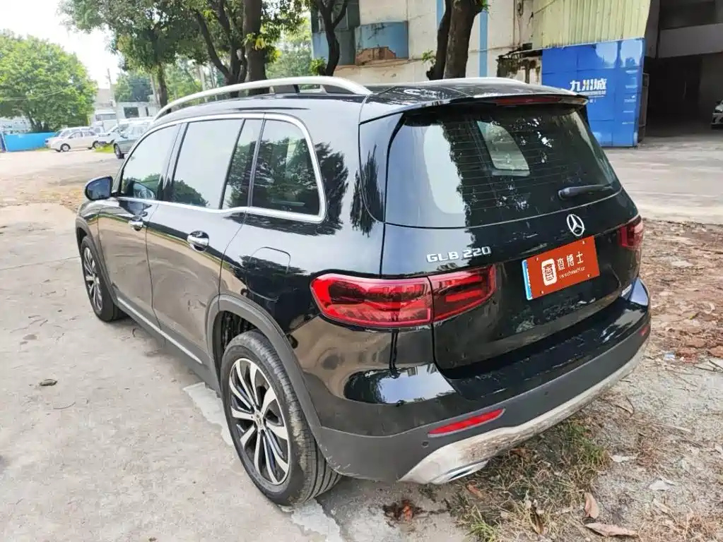 MERCEDES BENZ GLB 2024