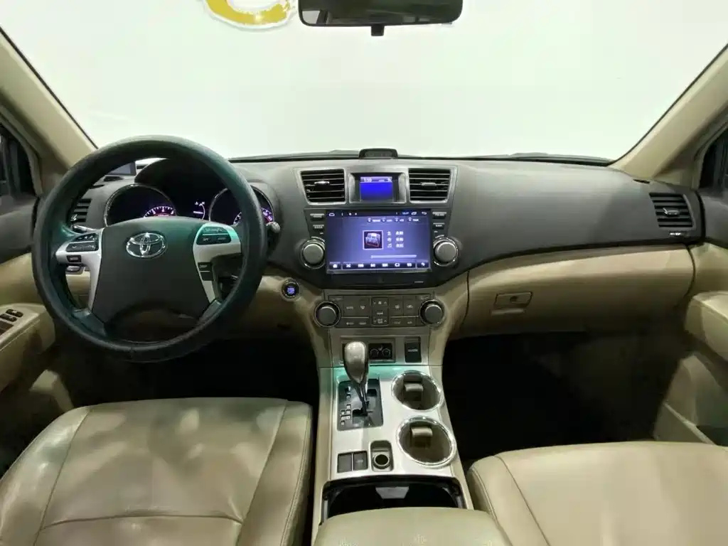 TOYOTA HIGHLANDER 2012