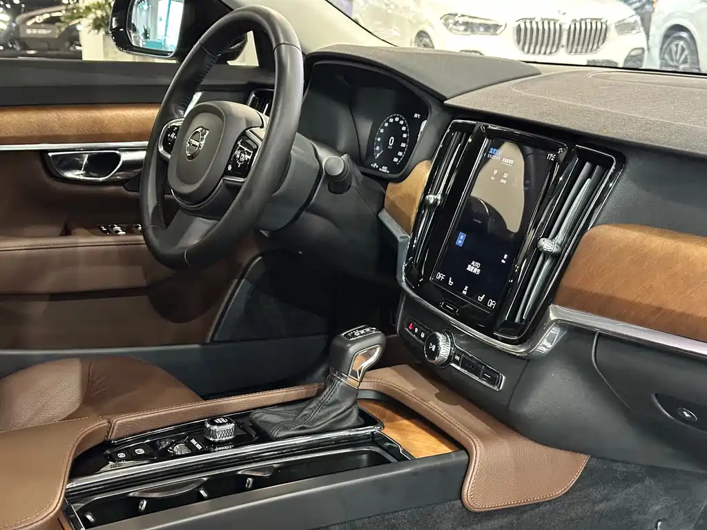 VOLVO S90 2020