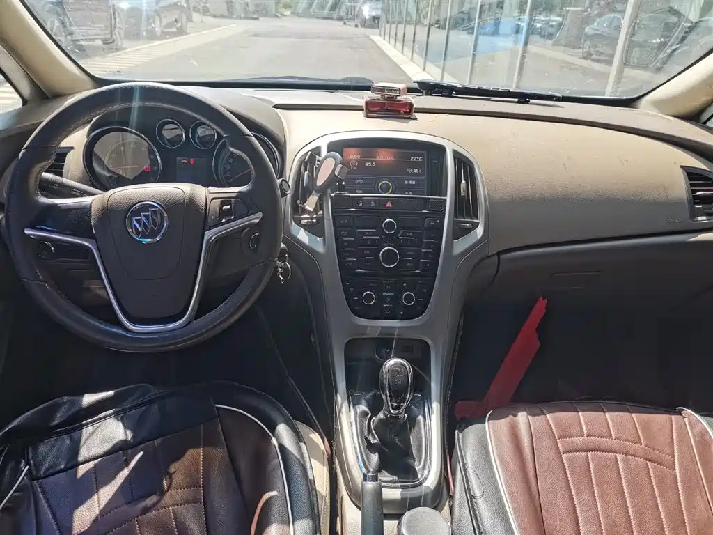 BUICK EXCELLE 2011