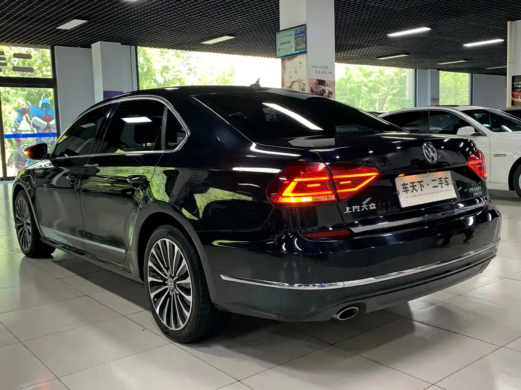 VOLKSWAGEN PASSAT 2017