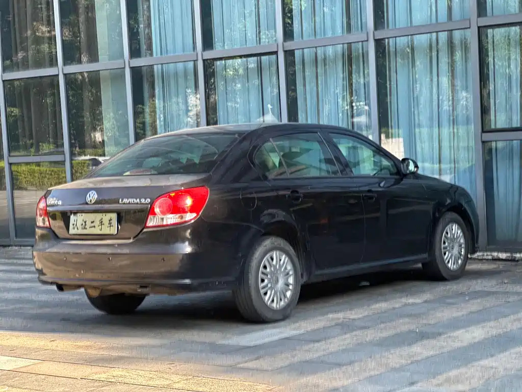 VOLKSWAGEN LAVIDA 2010