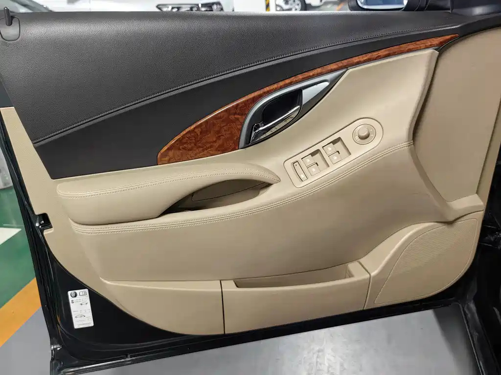 BUICK LACROSSE 2012