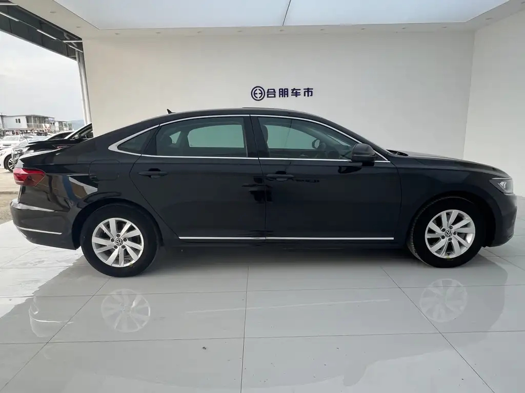 VOLKSWAGEN PASSAT 2022