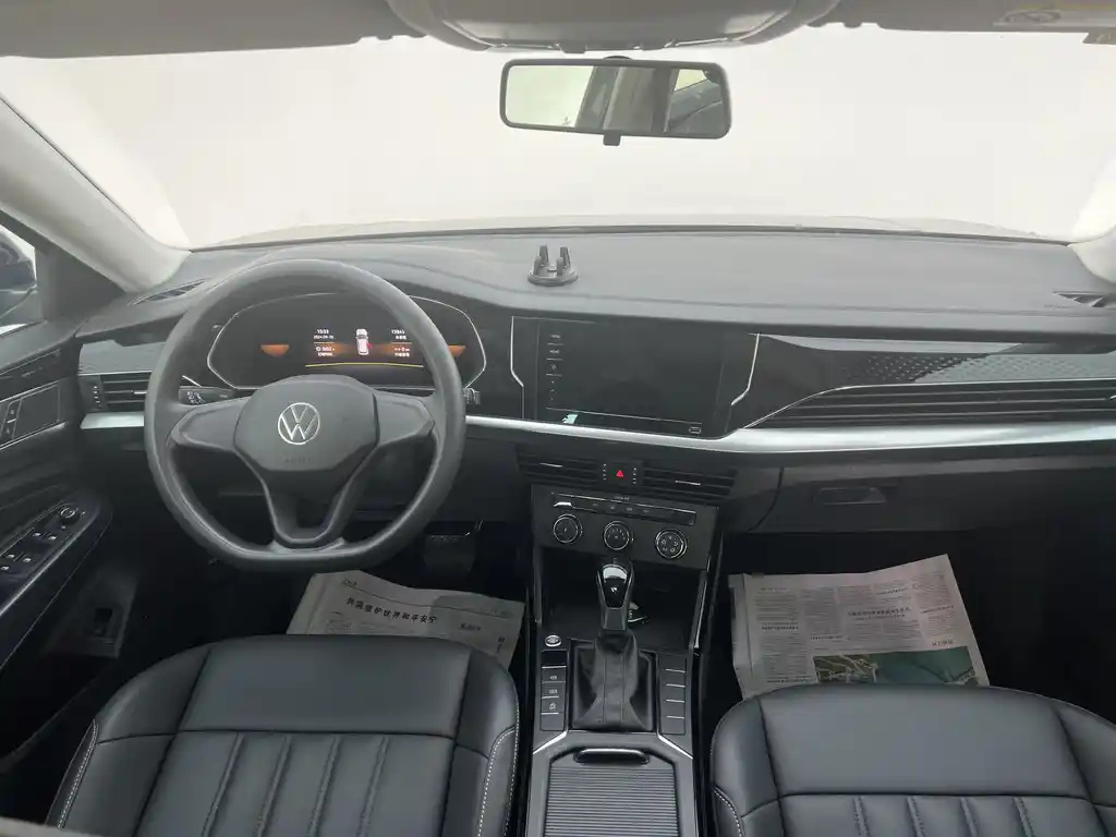 VOLKSWAGEN PASSAT 2022