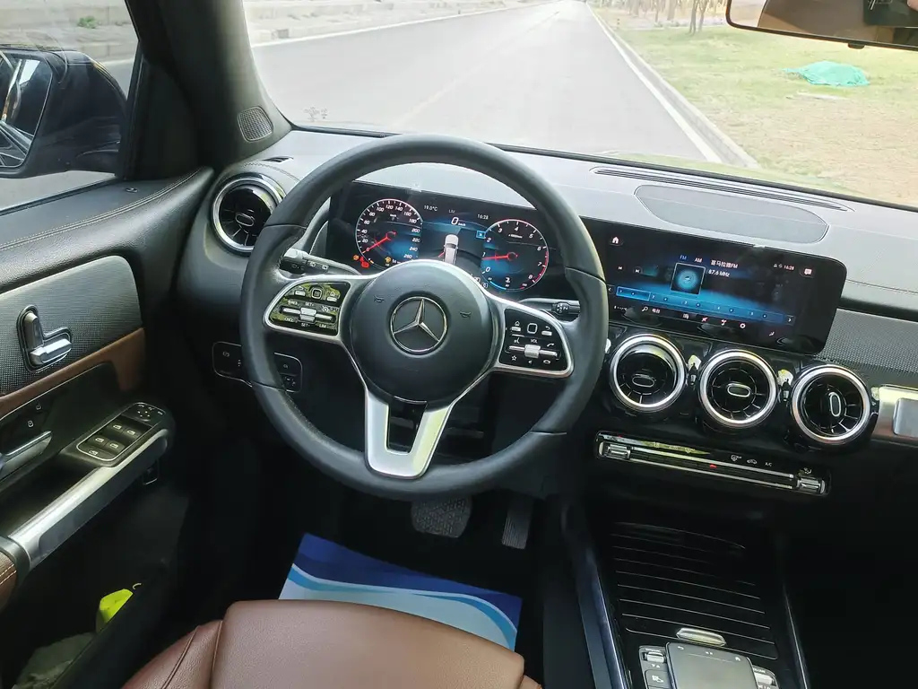 MERCEDES BENZ GLB 2020