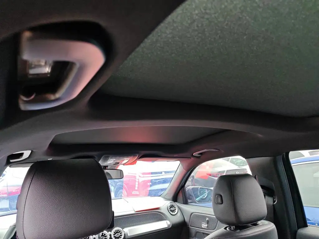 MERCEDES BENZ GLB 2024