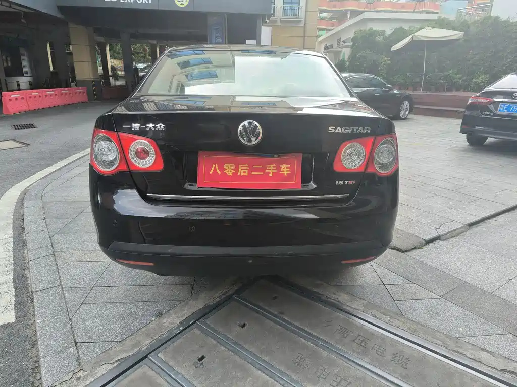 VOLKSWAGEN SAGITAR 2010