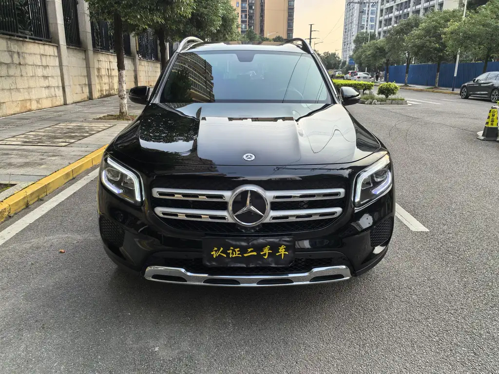 MERCEDES BENZ GLB 2023