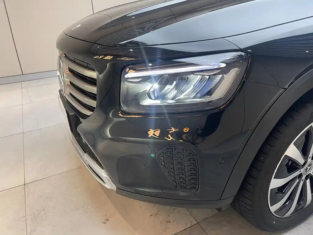 MERCEDES BENZ GLB 2024