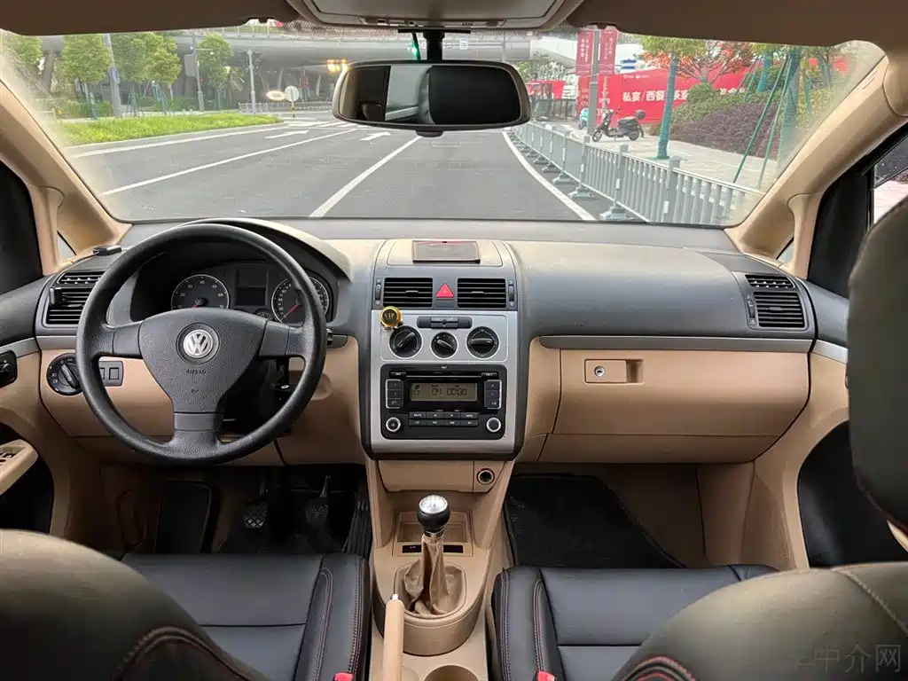 VOLKSWAGEN TOURAN 2009